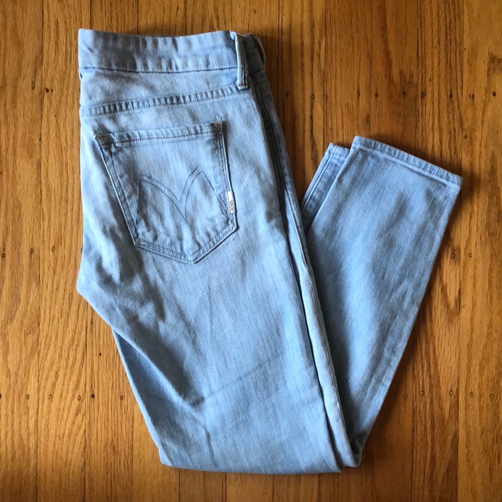 MOTHER Looker Crop in Hummingbird Skinny Jeans